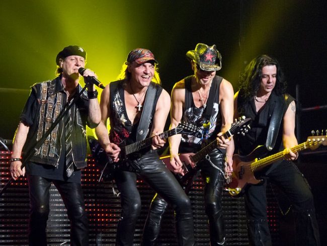 800px-Scorpions_-_01