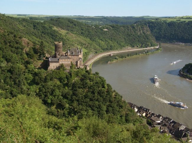 Burg-Katz-JR-G6-4716-2010-06-05